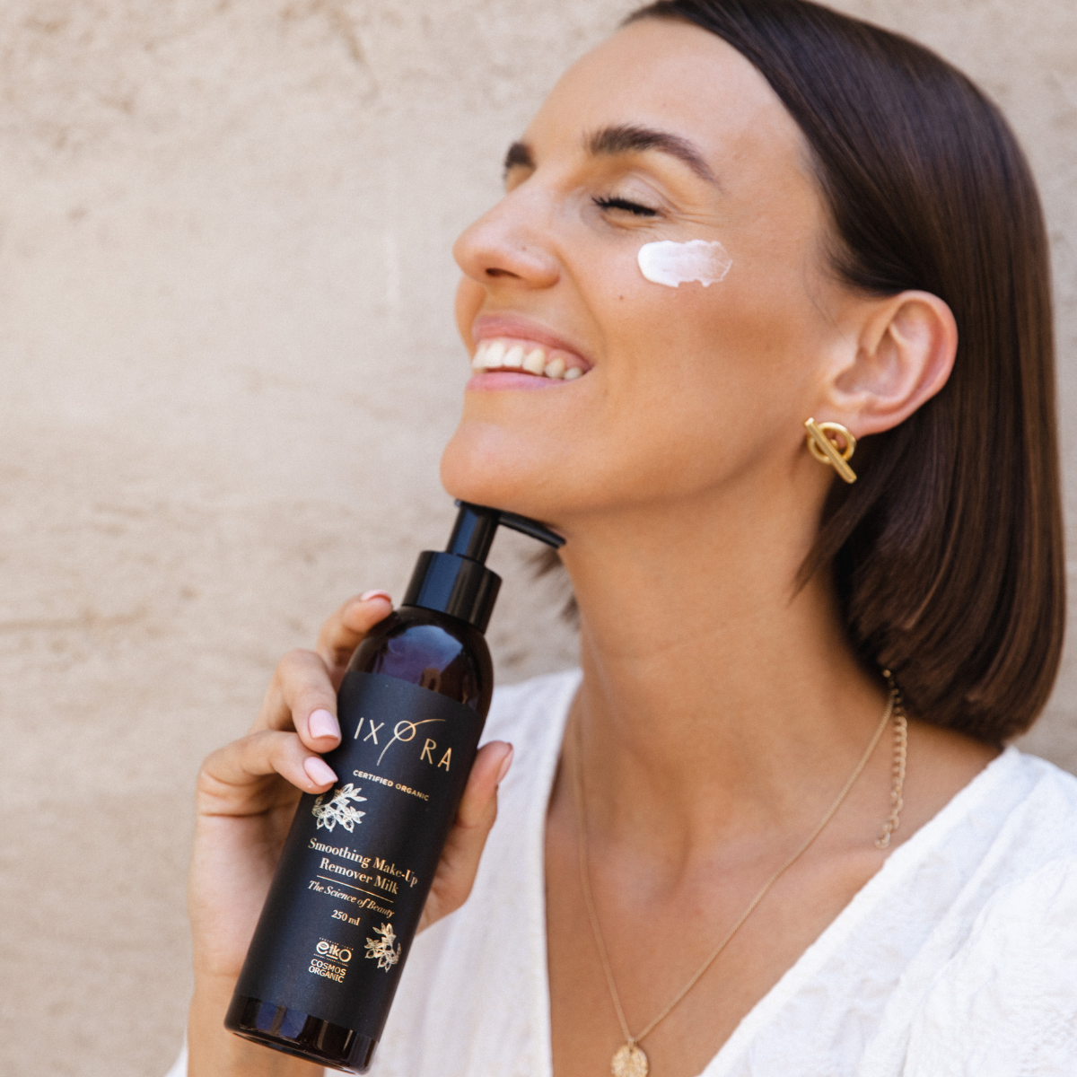 Smoothing Make Up Remover Milk Ixora Organic Beauty