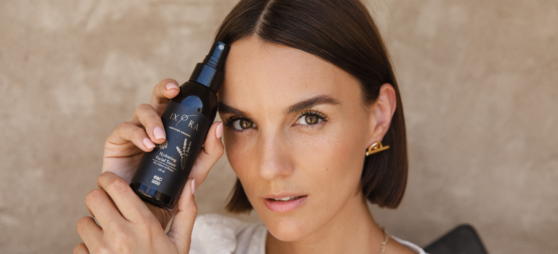 Ixora's Hydrating Facial Toner Spray for Dry Skin